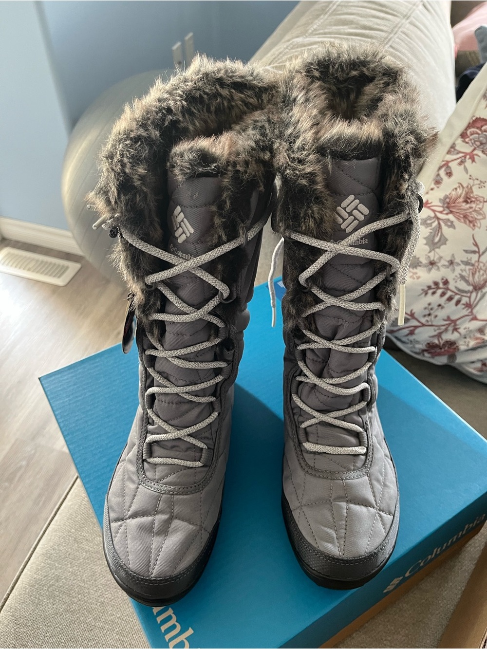 Columbia Women’s Gray Faux-Fur Trim Insulated Winter Boots